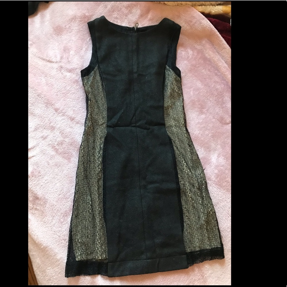 Sleeveless dress